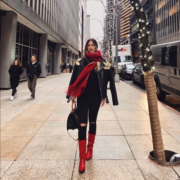 Meet your Posher, Christa - Picture 5 of 8